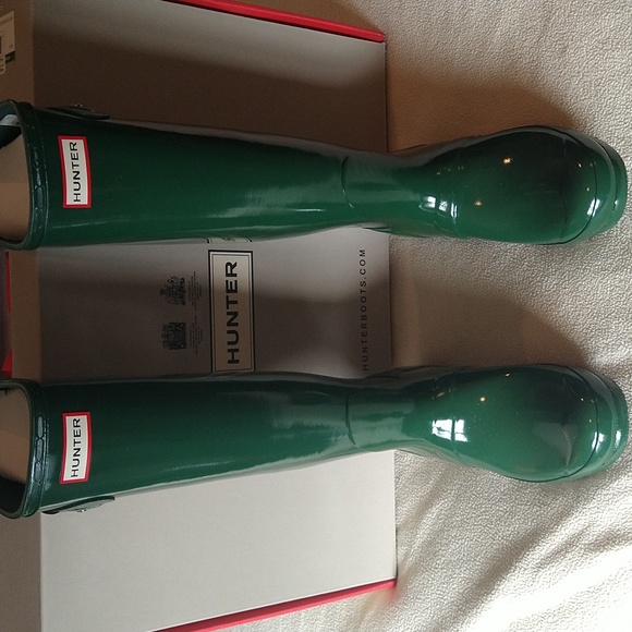 HUNTER ORIGINAL TALL GLOSS RAIN BOOTS Size 8 - Picture 2 of 15